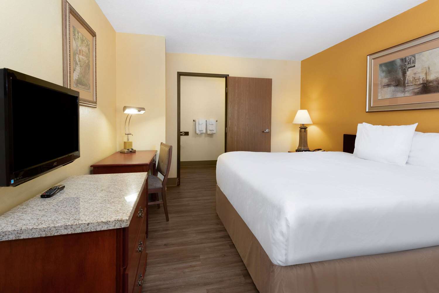 Travelodge By Wyndham Albuquerque East 10/38