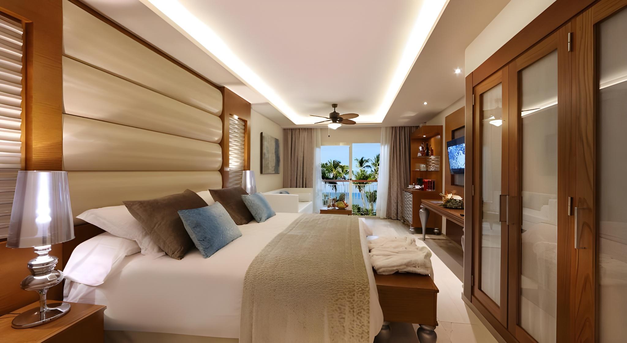 Roof Top, Mirage, Club, Suite, King Bed, Sky View, Outdoor Jetted Tub, Adult Only