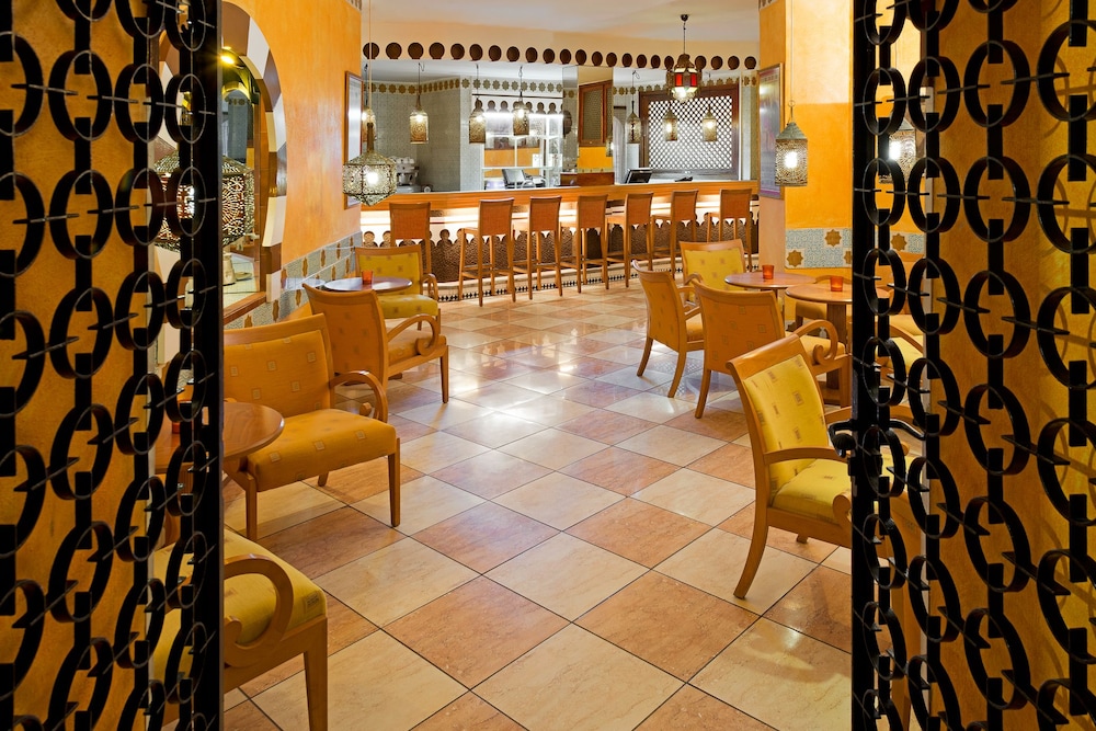 Monopol Hotel Tenerife 34/53