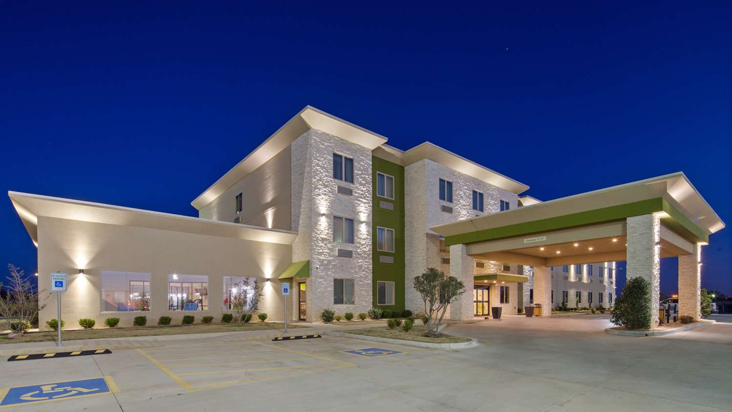 Best Western Lindsay Inn Suites 2/24