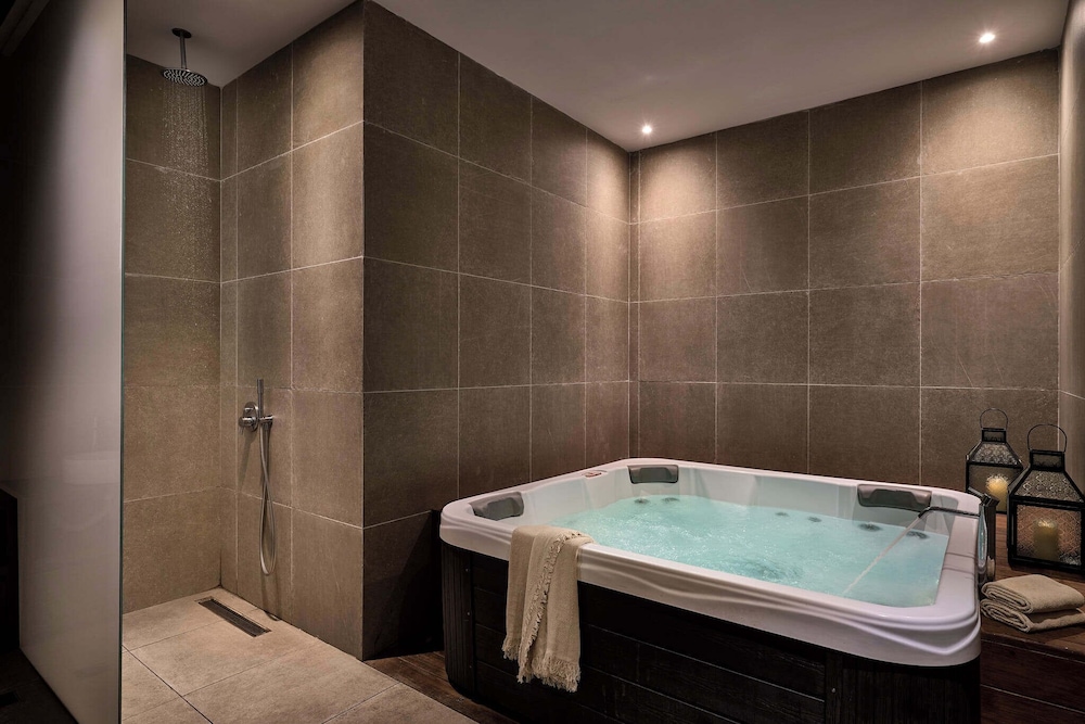 Gennadi Grand Resort 54/84
