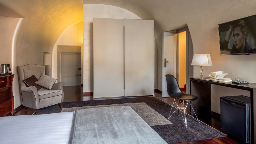 Palazzo De Cupis 28/54