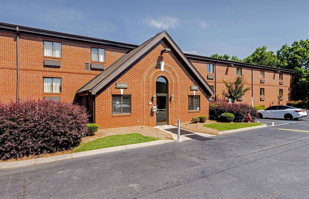 Studio6 Suites Greenville, SC - Haywood Mall 37/45