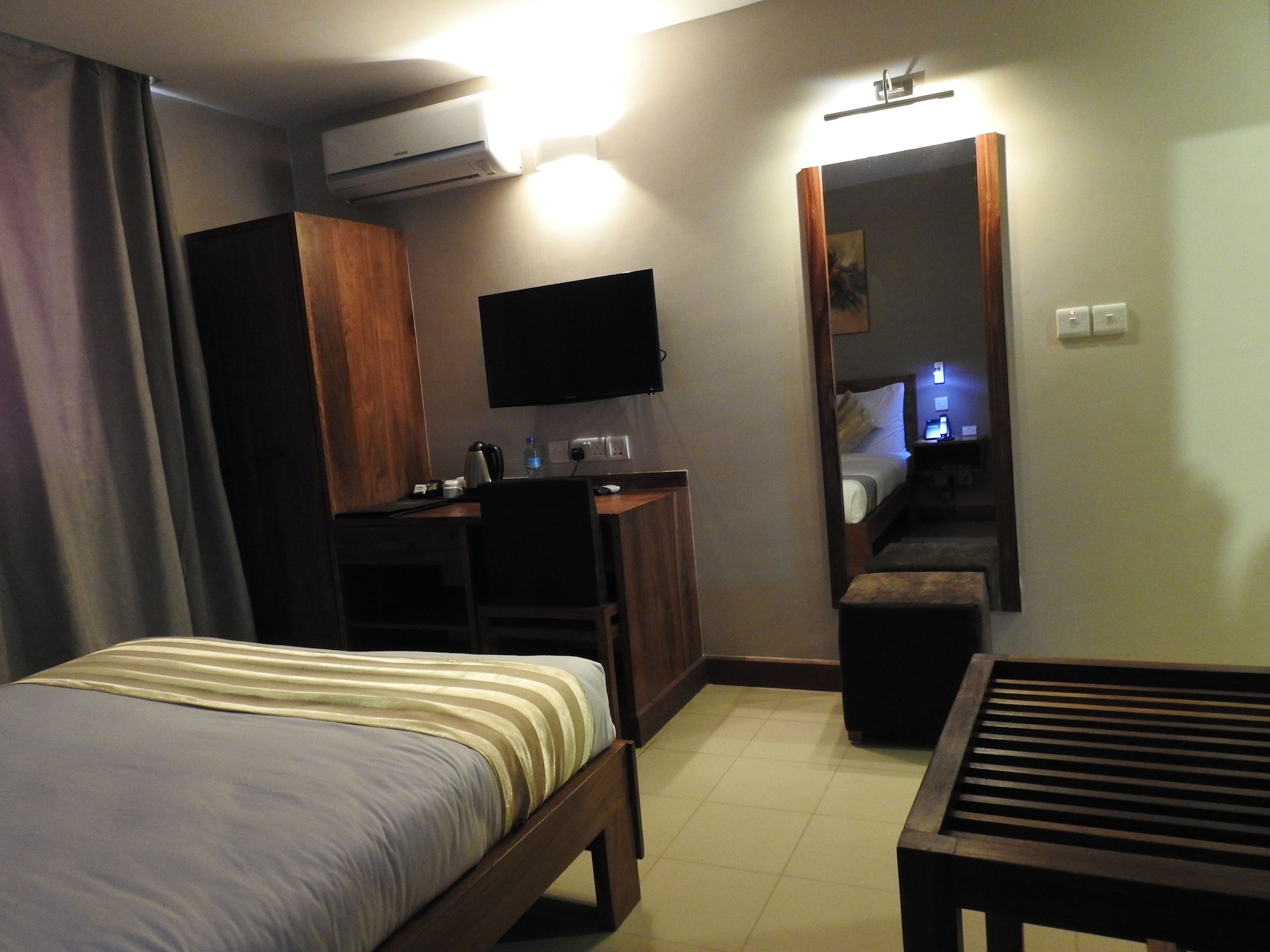 غرفة قياسية بسرير مزدوج، The Venus Premier Hotel 2/6