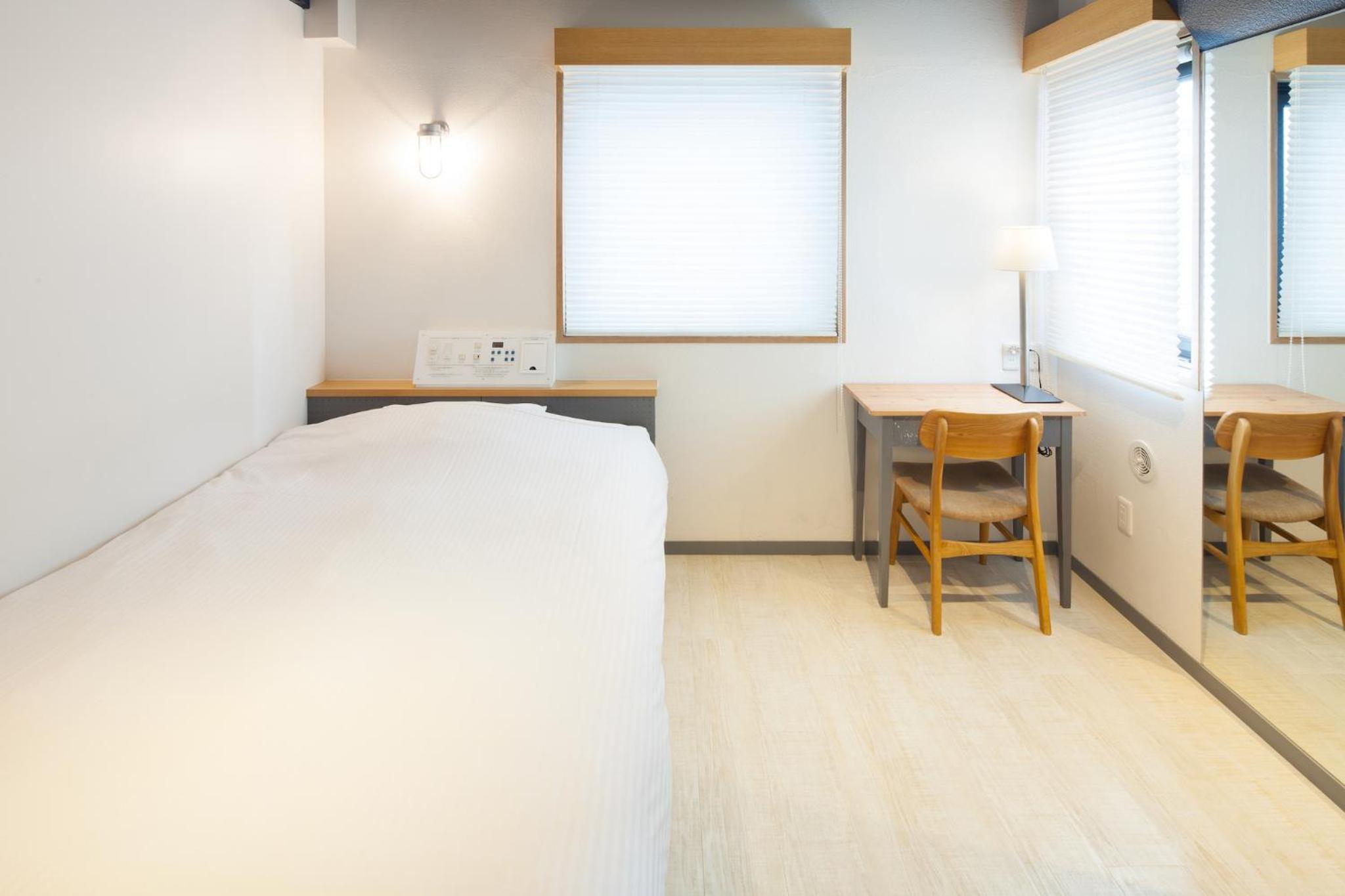 Room, Single, Single Bed