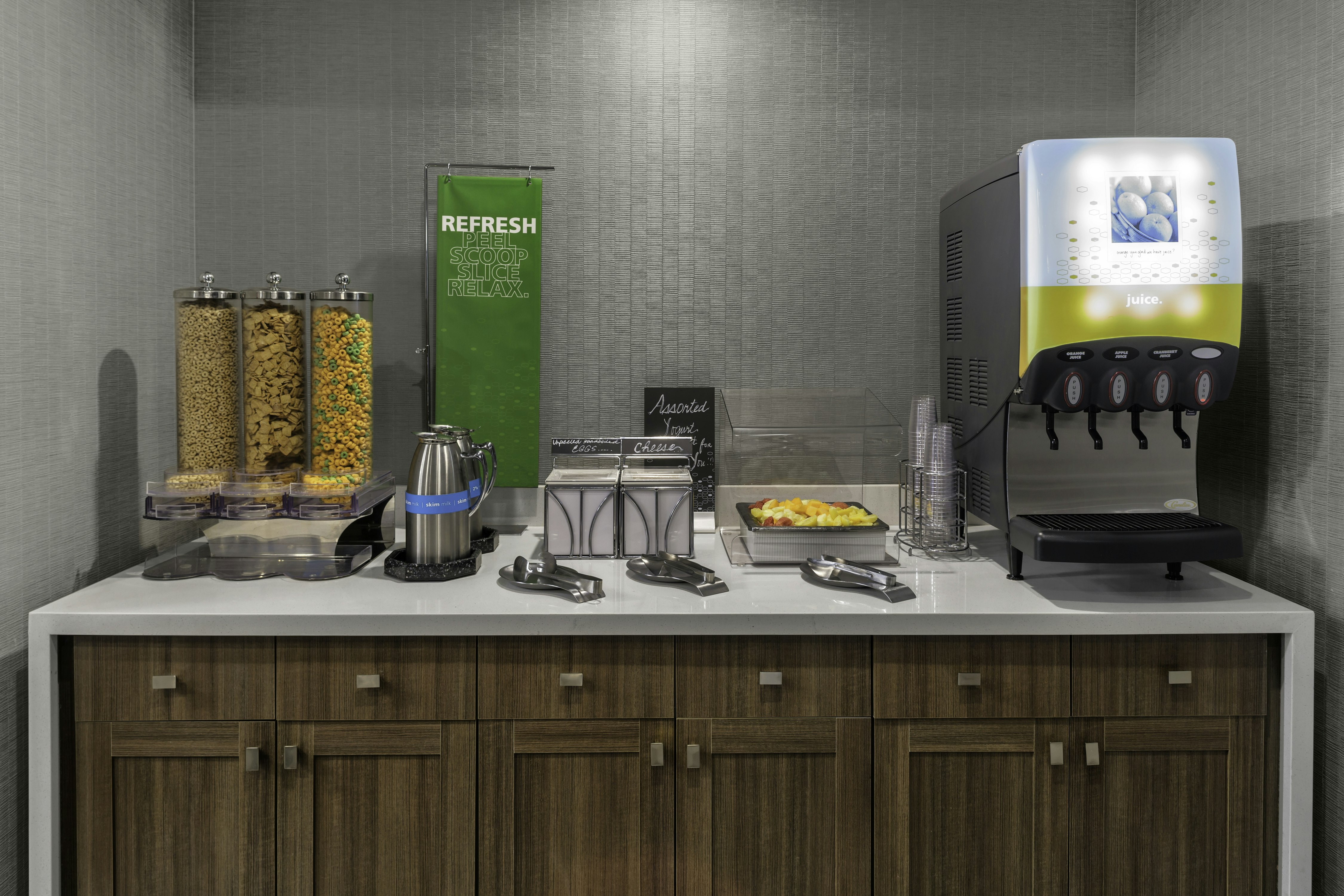 Hampton Inn & Suites Los Angeles/Hollywood 52/52