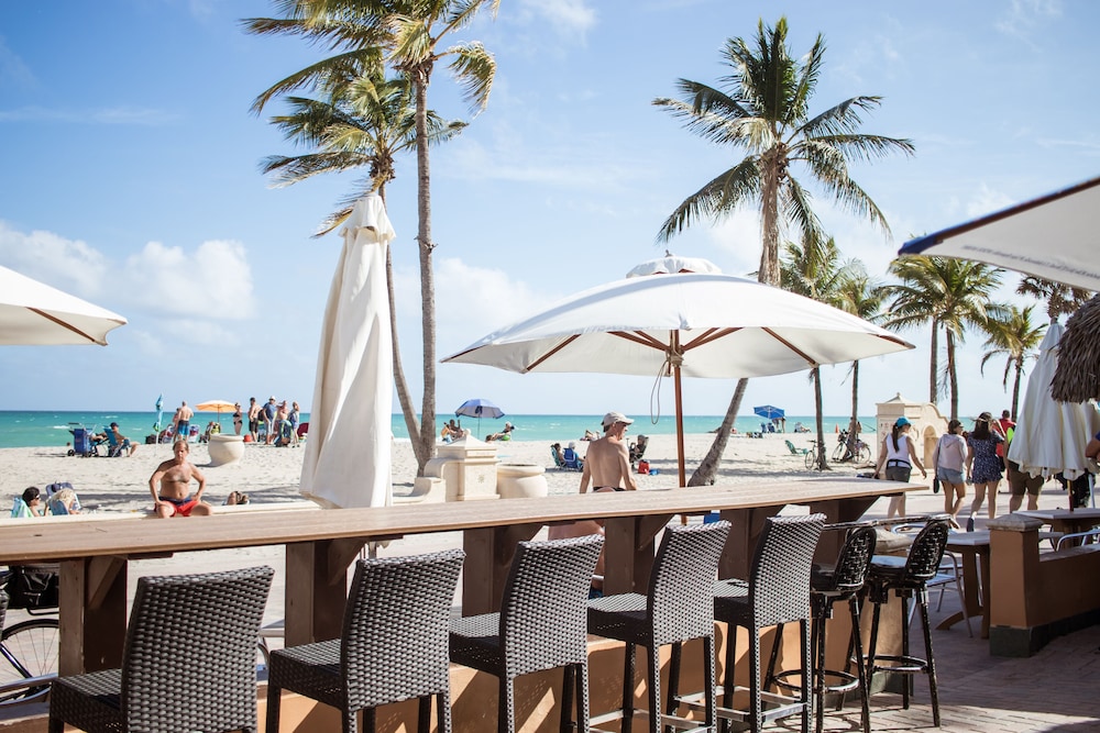 Riptide Oceanfront Hotel 54/72