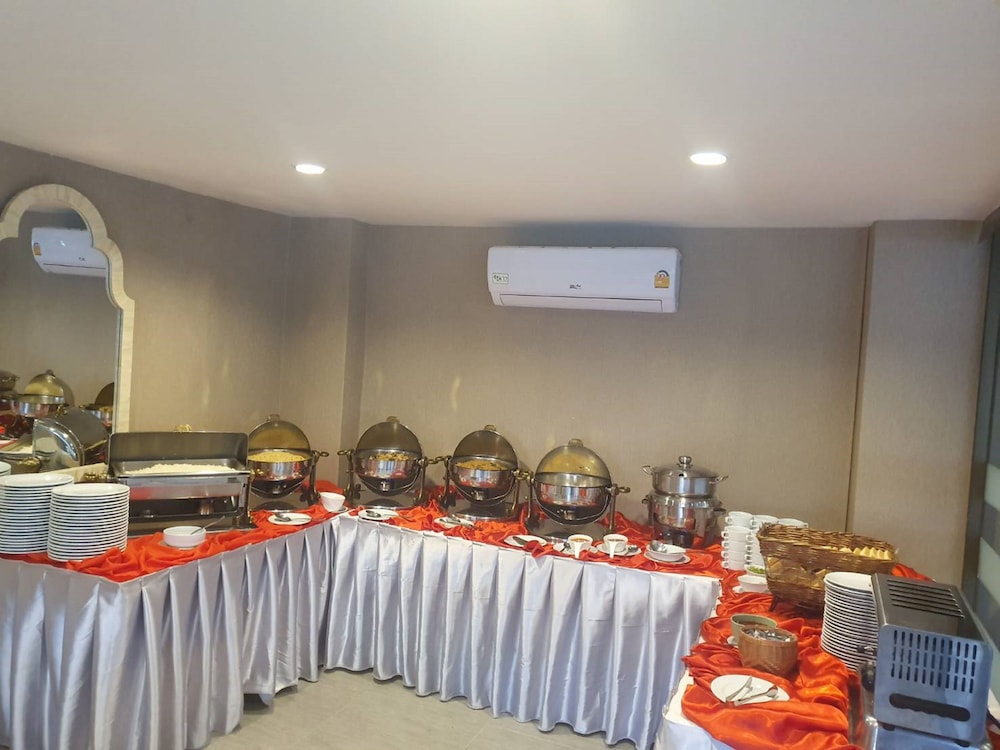 Almas Hotel Bangkok 59/65