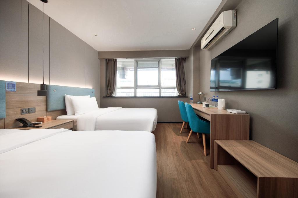 Home Inn Neo (Yangzhou Dongguan Street, He Garden) 16/40