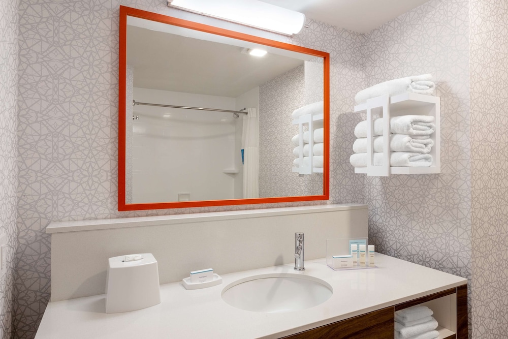 Hampton Inn Commercial Blvd Ft Lauderdale 17/35