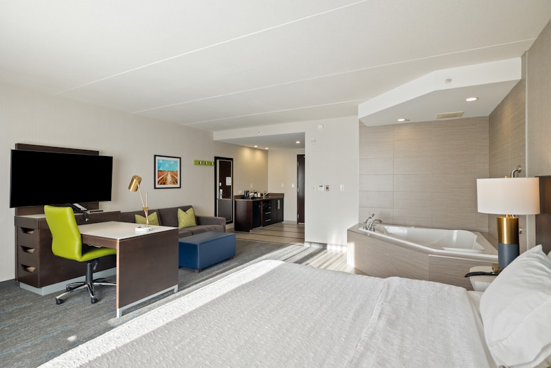 Hampton Inn By Hilton Winnipeg Airport 10/18