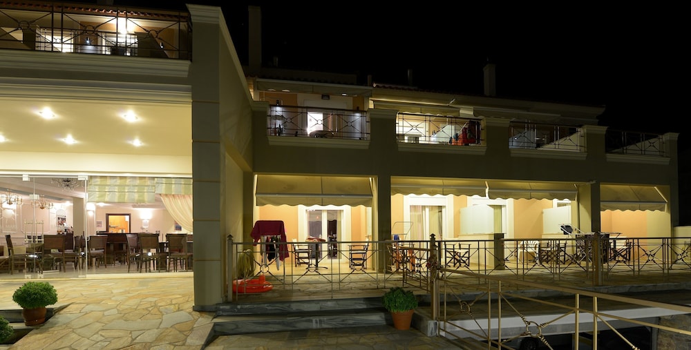 Ilia Mare Hotel 1/48