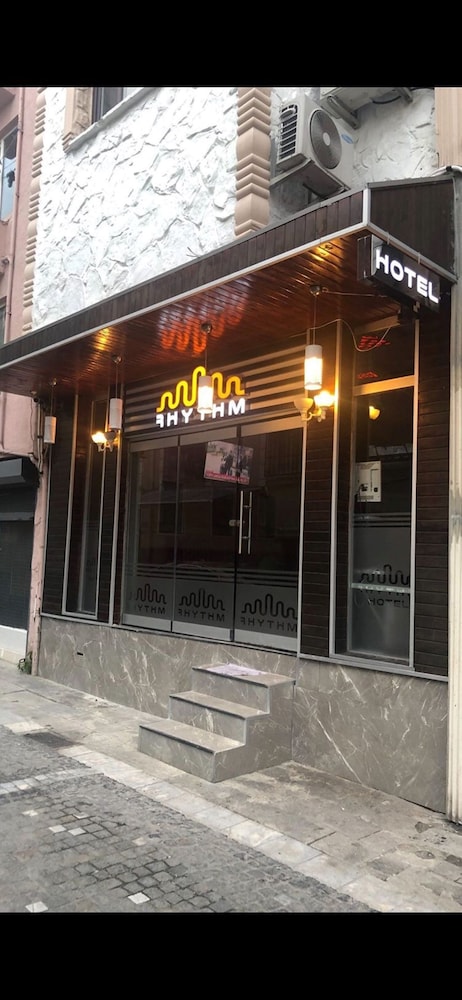 Rhythm Hotel 2/50