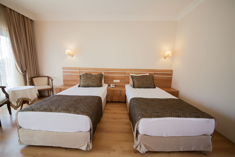 Greenland Hotel 26/69