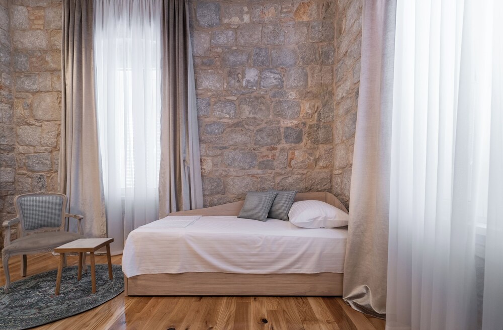 Tifani Luxury Rooms 34/50