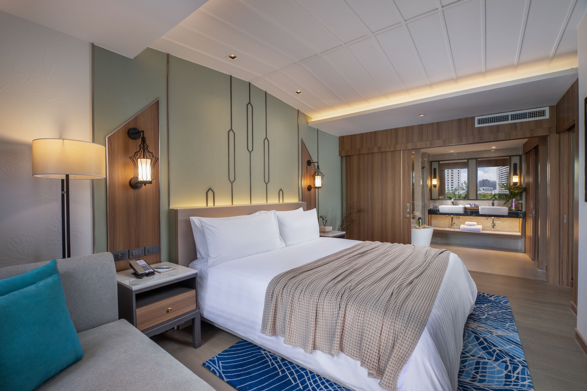 ONE BEDROOM POOL VIEW SUITE