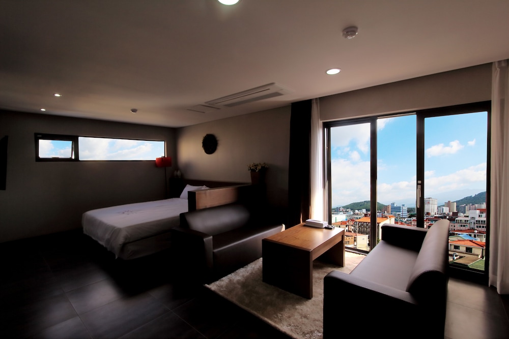 Reve Hotel Jeju 20/35