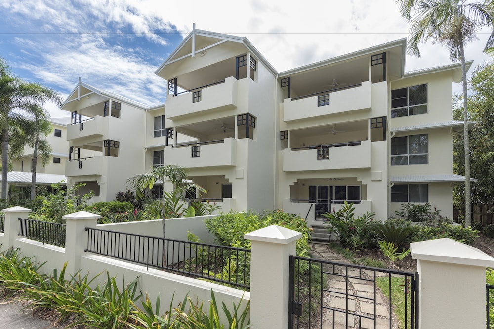 Latitude 16 Mowbray By the Sea 3/47