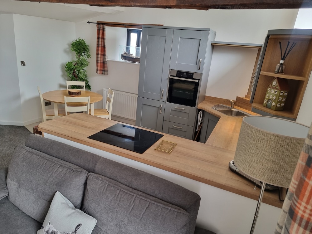 Monkton Court Hotel 36/50