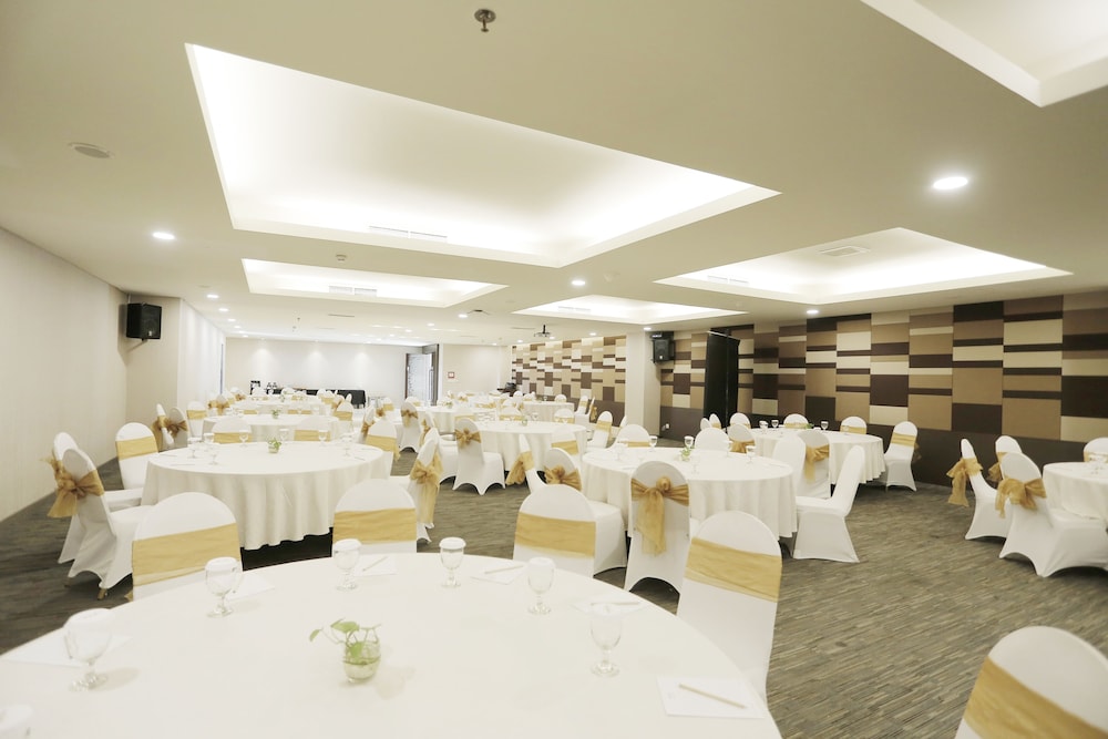 Mercure Padang 38/52