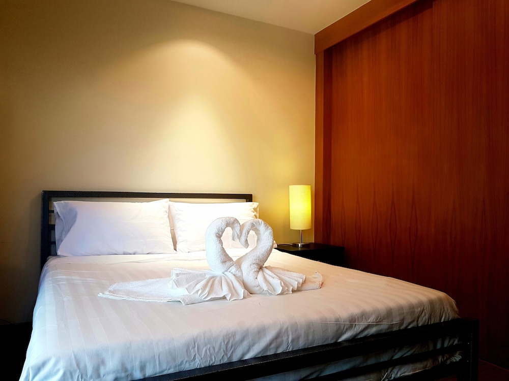 Patong Beach Phuket Villa Condo 13/50
