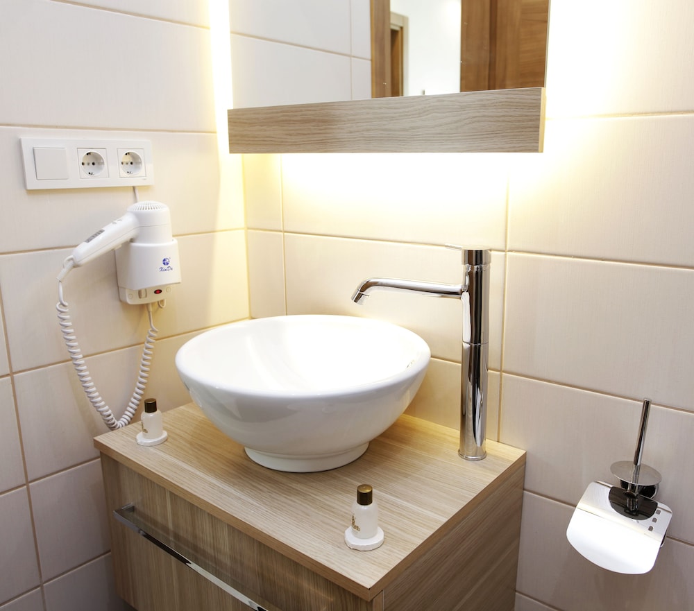 Kavalali Suites 44/50