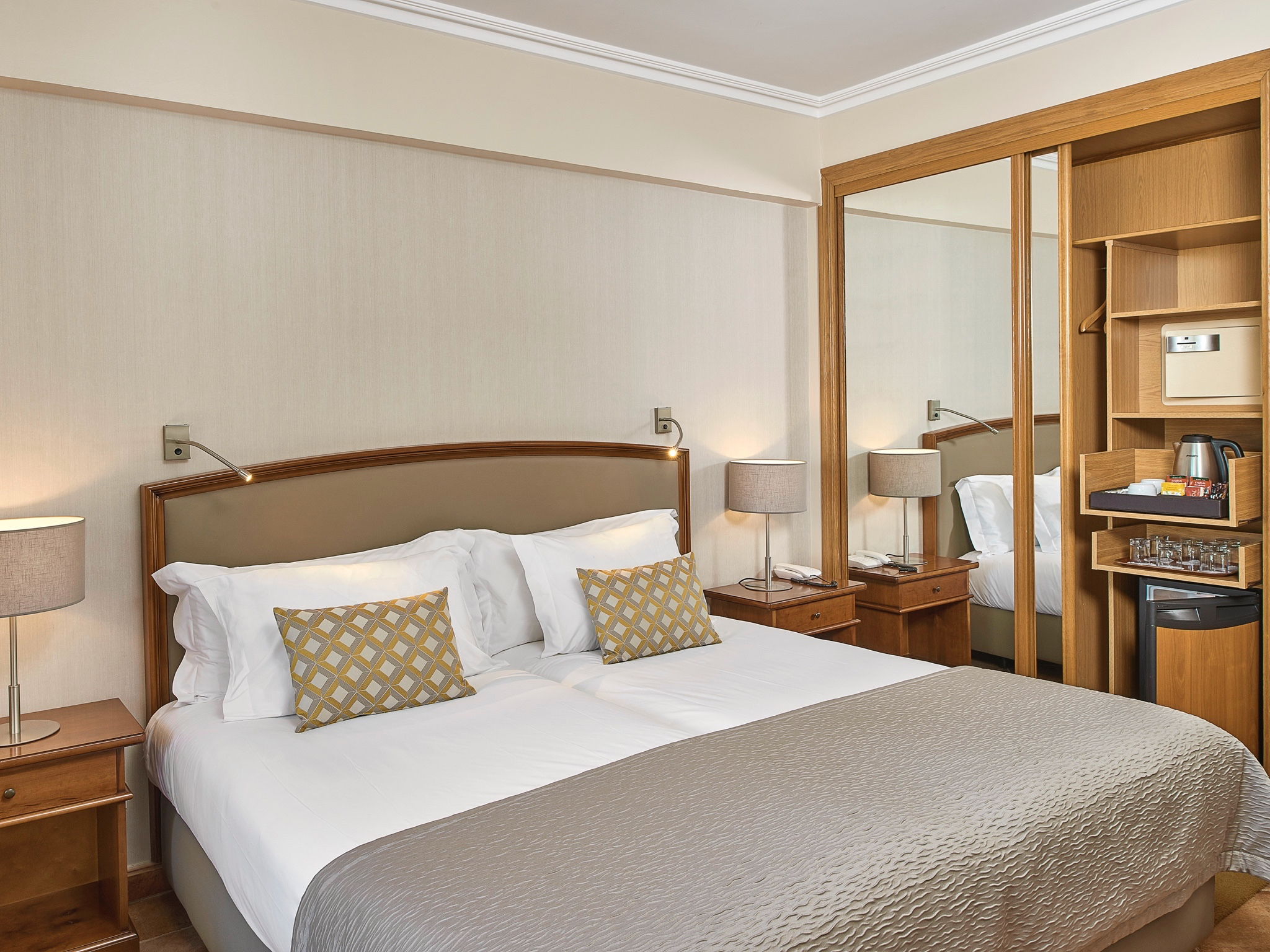 Classic, Double or Twin Bed