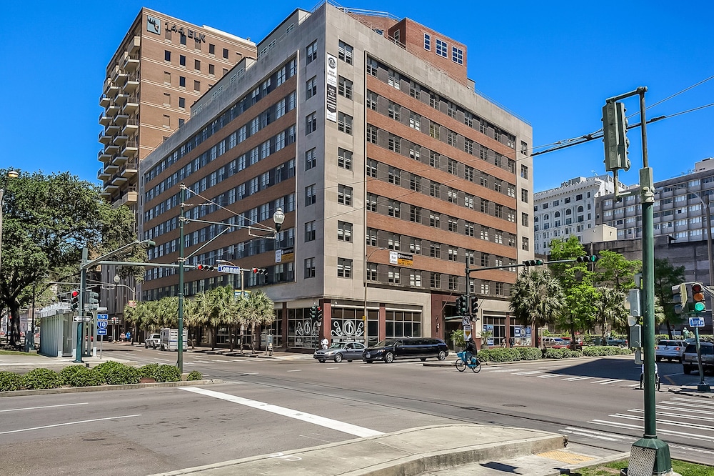 Luxury Condos in California Building by Hosteeva thumb 3