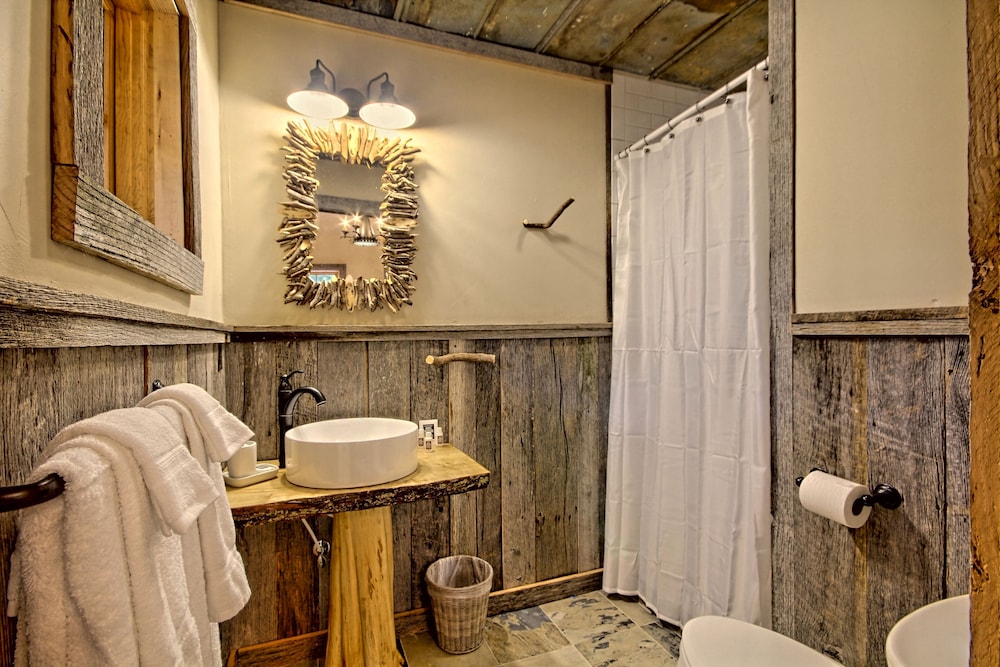 Lake Rabun Hotel Restaurant 50/50