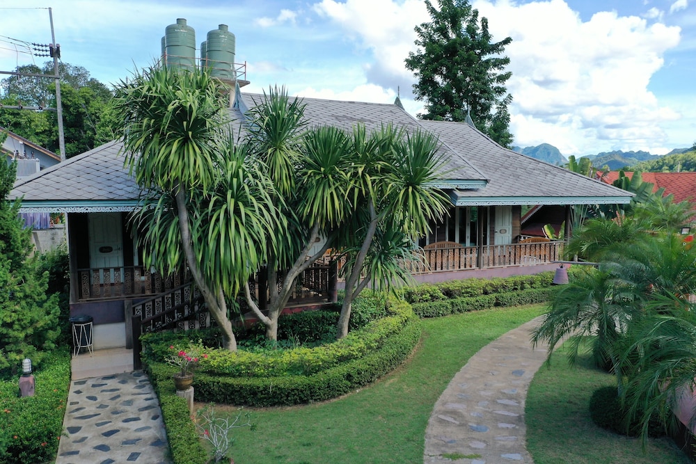 BAANPUFA RESORT 74/80