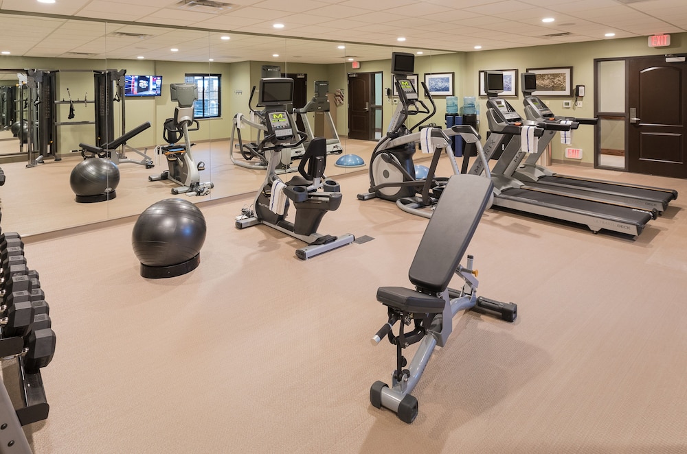 STAYBRIDGE SUITES OMAHA WEST 20/44