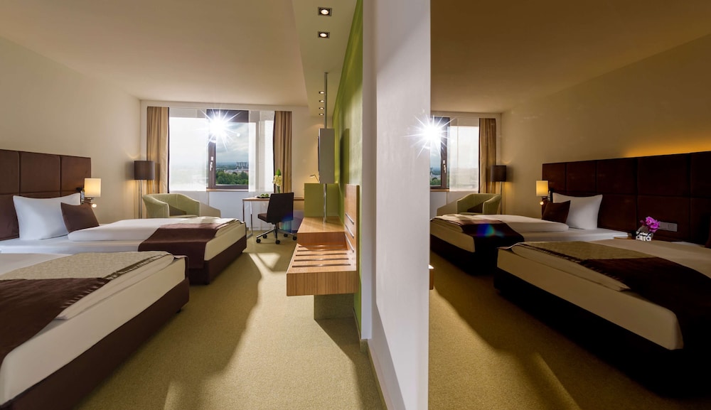 STANDARD, 2 QUEEN BEDS