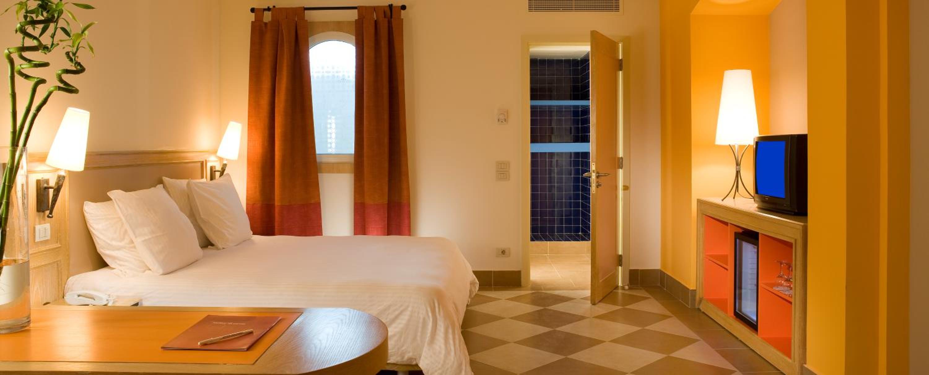 Standard, Double Bed, Pool Side, Palm Wing، Novotel Sharm El Sheikh Beach Side 5/10