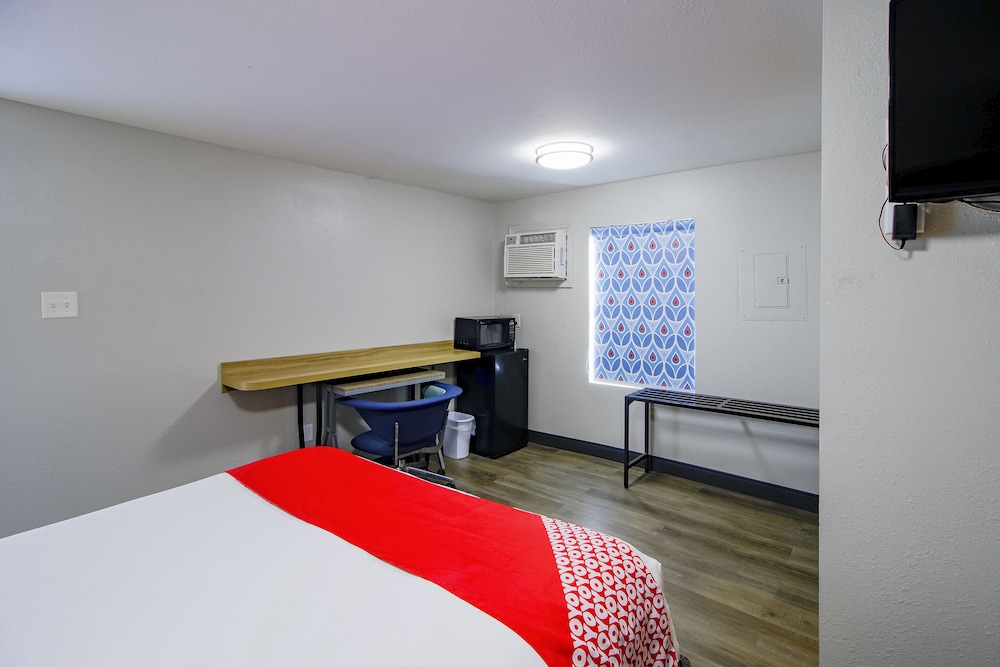 OYO Hotel Sulphur LA Hwy 90 West 21/37