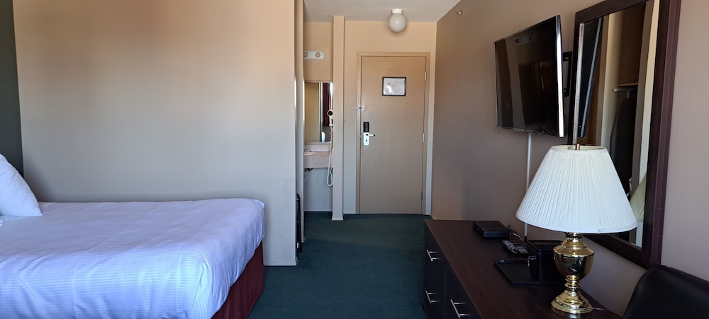 Travelodge by Wyndham Lacombe 27/54