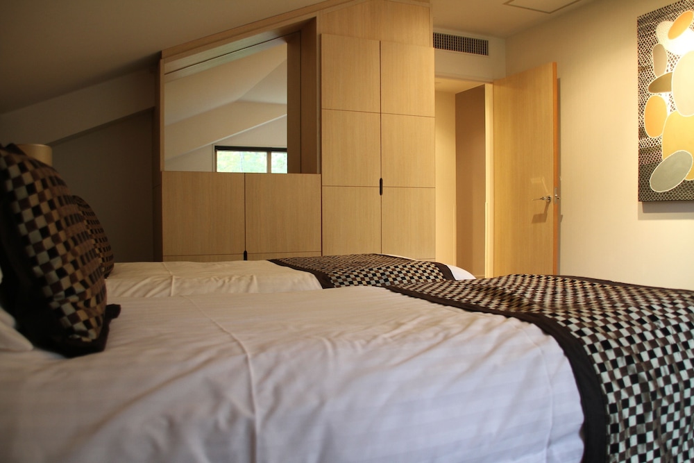 The Ridge Hotel & Apartments 11/50
