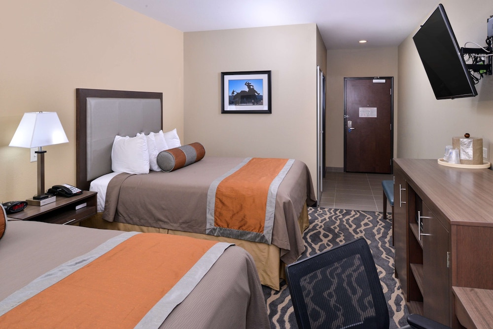 Best Western Plus Fort Stockton Hotel 11/35