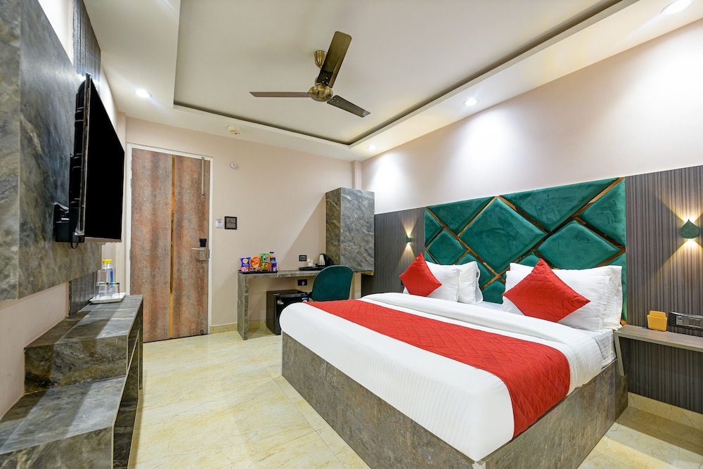 DELUXE, DOUBLE BED
