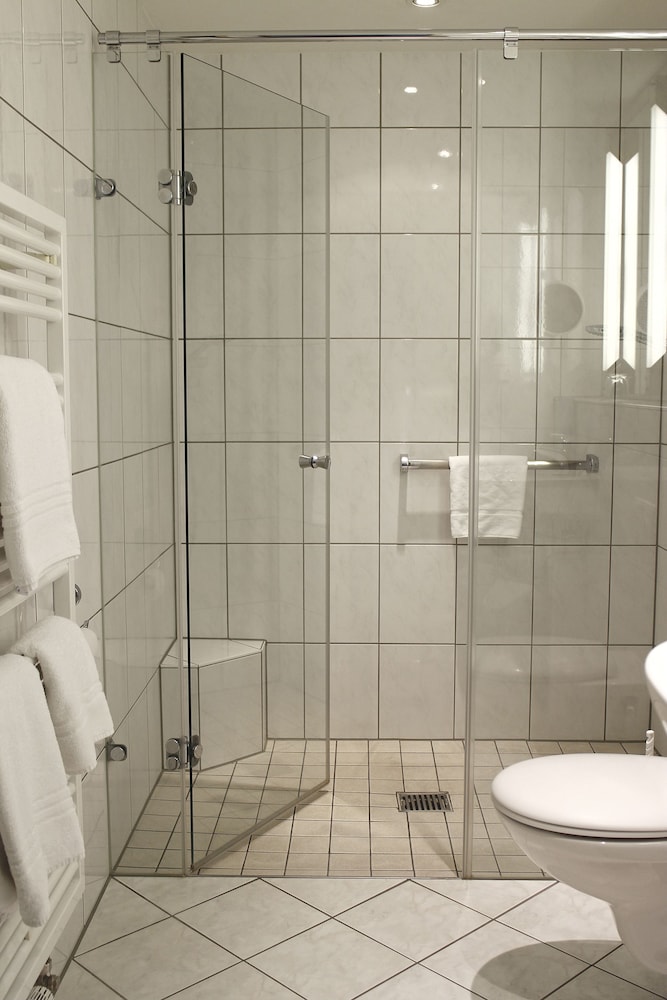 Hotel Zum Schiff 10/53