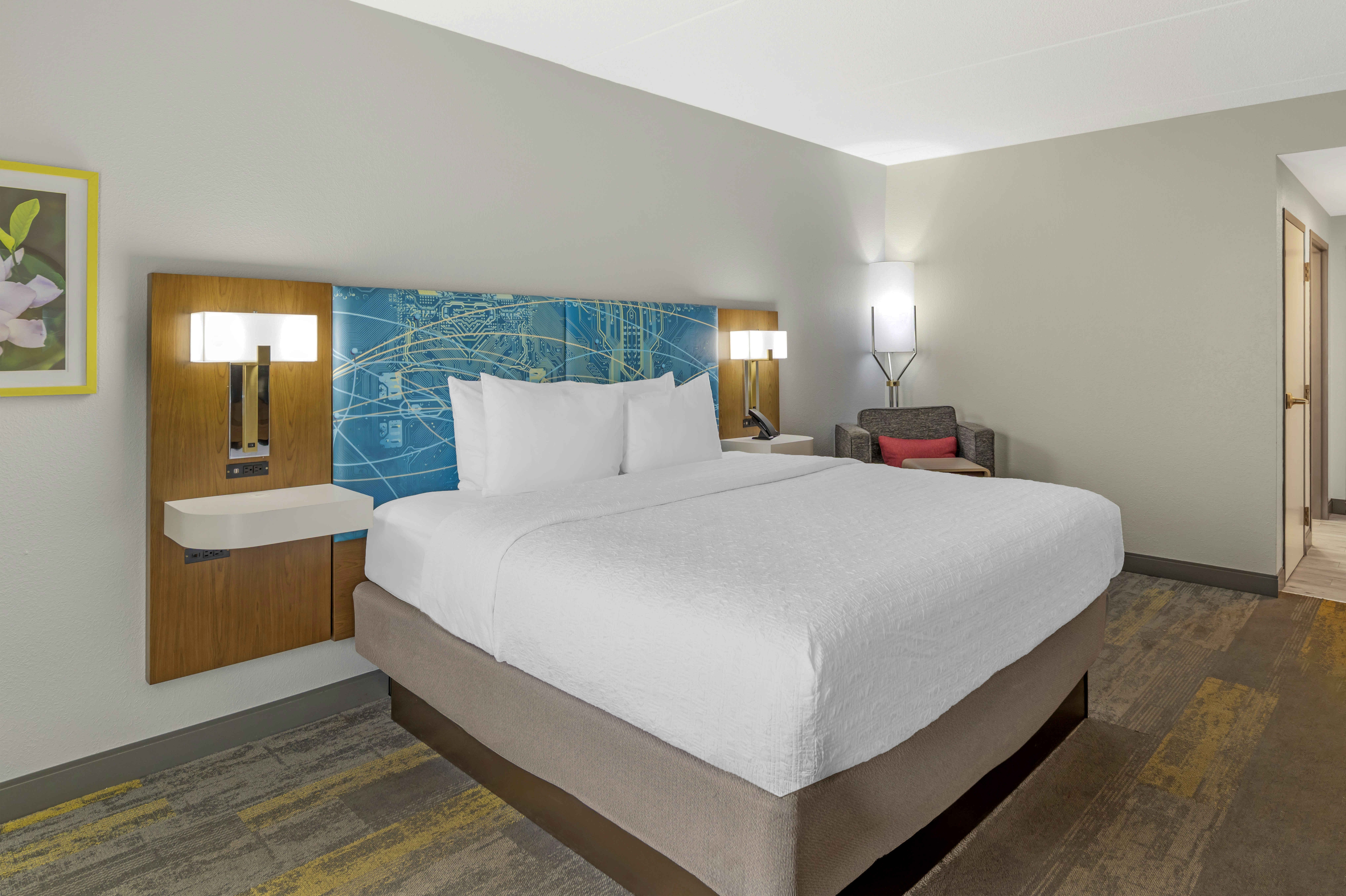ROOM, KING BED