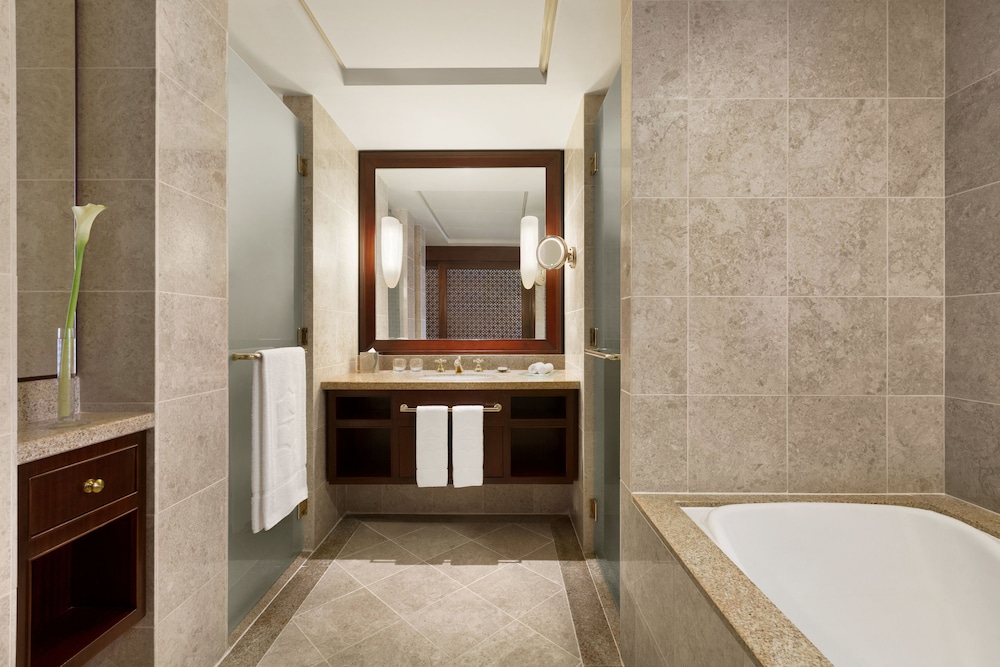 Al Husn Hotel Muscat 47/50