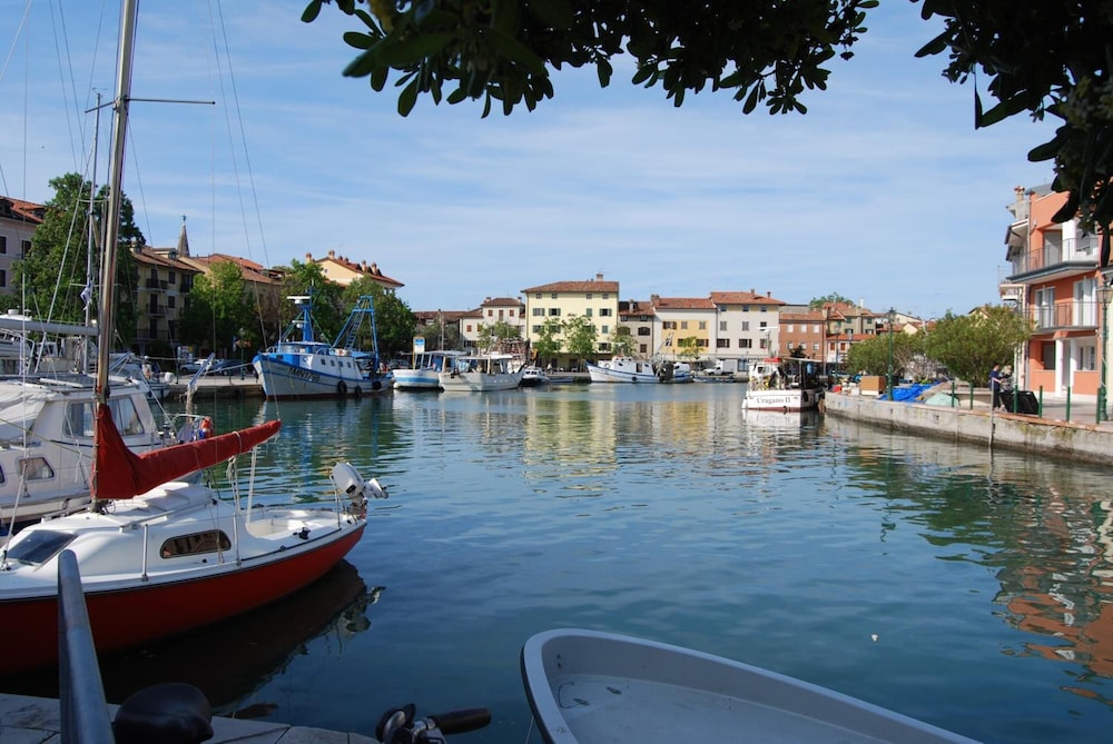 Alla Città Di Trieste 45/50