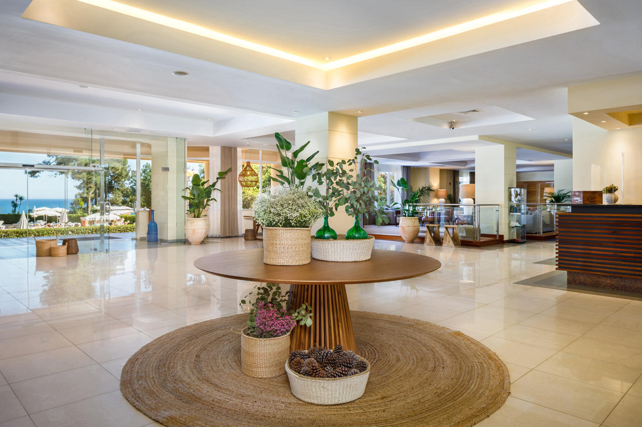 Lobby at PortoBay Falesia, ALBUFEIRA