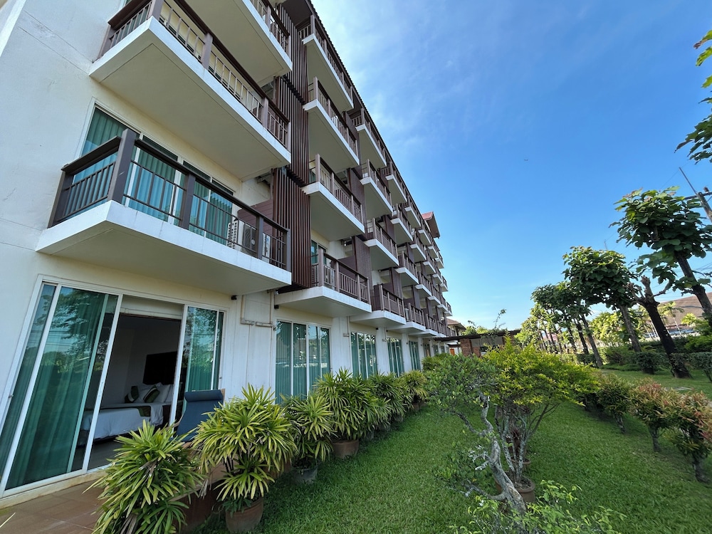 Teak Garden Spa Resort 5/50