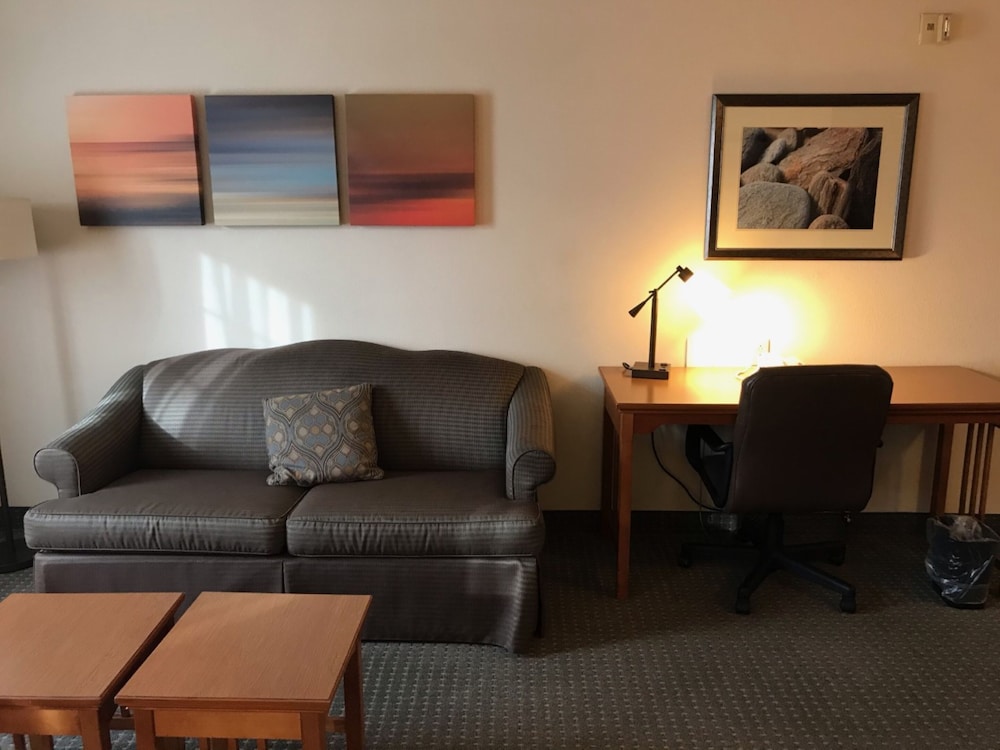 Staybridge Allentown Bethlehem Airport Suites 30/69