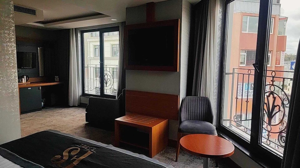 Four Seven Hotel 25/36