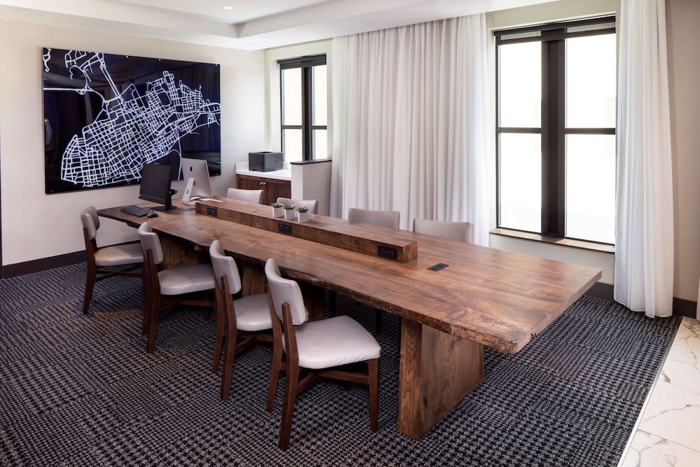 Hyatt Place Mount Pleasant Towne Centre 43/45