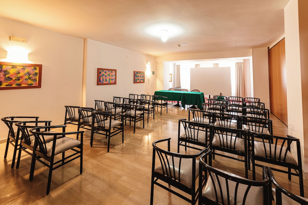 Degli Aranci 50/60
