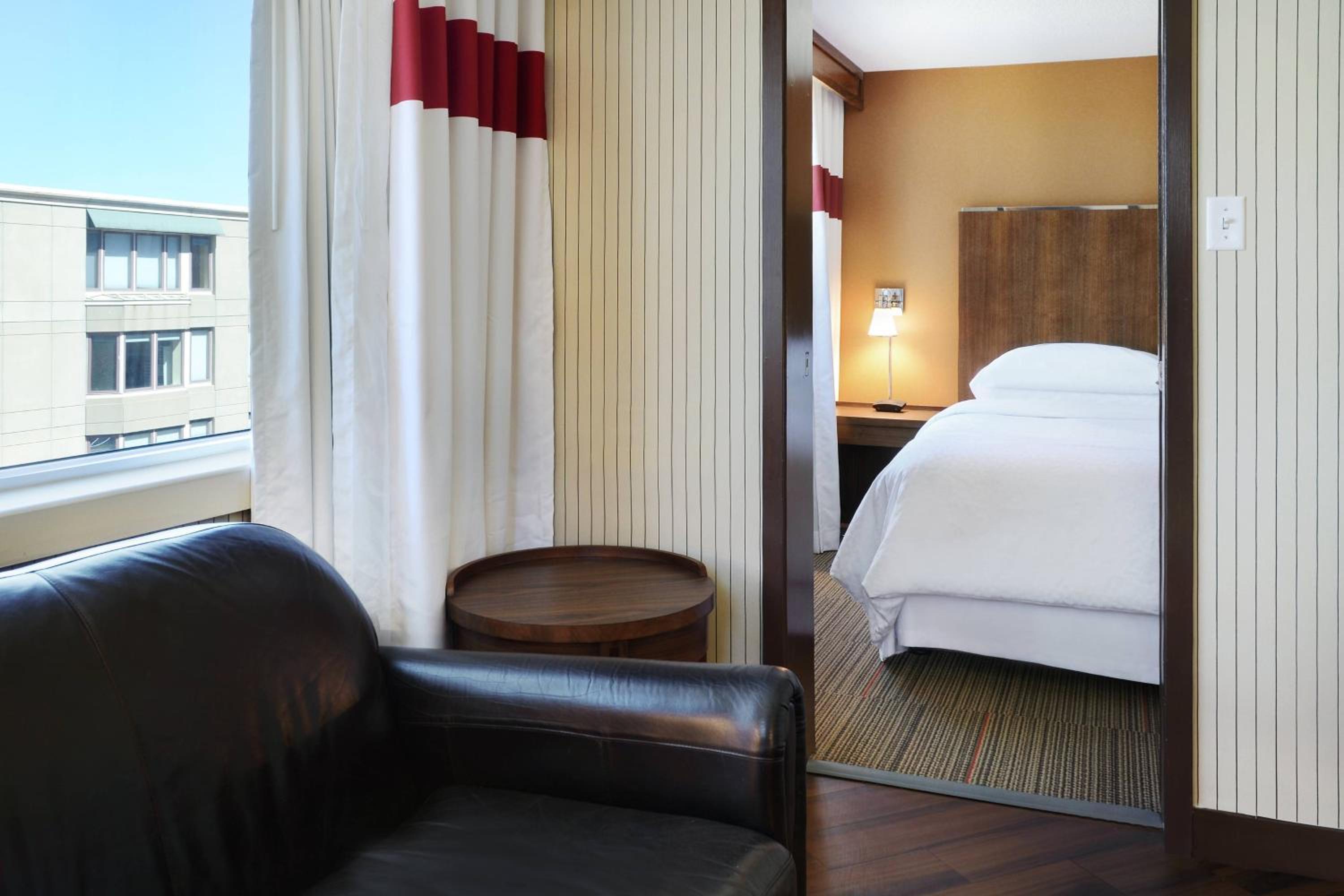 Room at Four Points by Sheraton Halifax, HALIFAX - NS