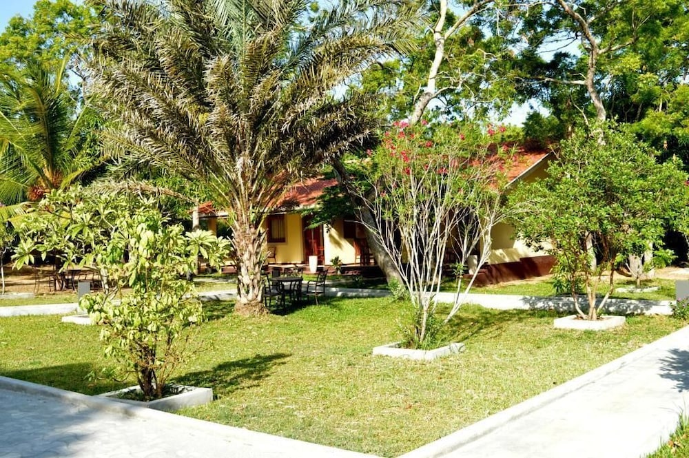 The Lake View Bungalow Yala 44/50